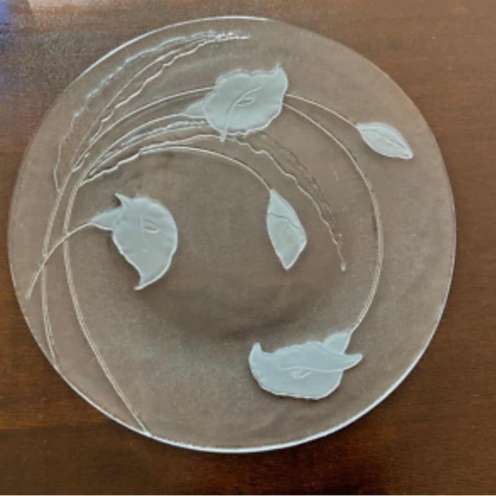 Vintage Glass Round 15.5"Platter clear serving tray raised frosted calla lilies